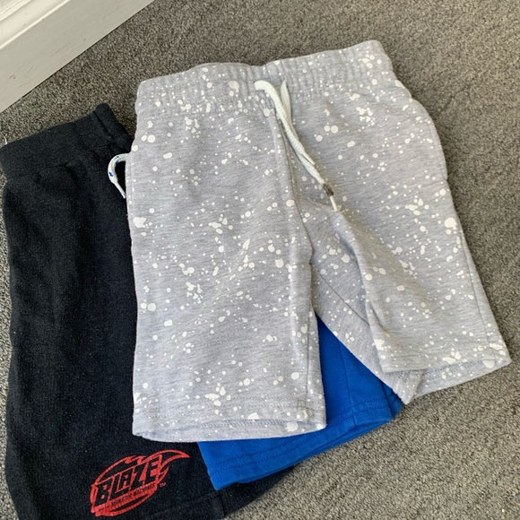Boys shorts bundle 4/5T - Picture 5 of 5